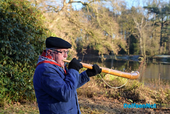 Midwinterhoorn blazers bij huize den Berg - Foto: Johan Bokma