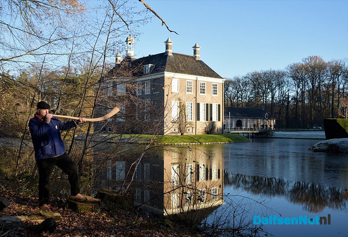 Midwinterhoorn blazers bij huize den Berg - Foto: Johan Bokma