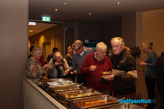 De rode loper was uitgerold voor de vele vrijwilligers….. - Foto: Johan Bokma