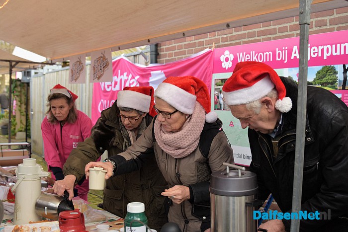 Kerstmarkt goed bezocht op Hoonhorst - Foto: Johan Bokma