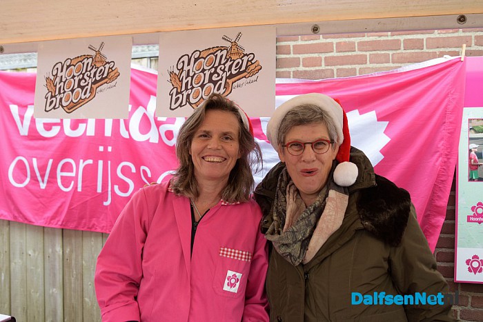 Kerstmarkt goed bezocht op Hoonhorst - Foto: Johan Bokma