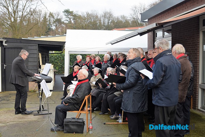 Kerstmarkt goed bezocht op Hoonhorst - Foto: Johan Bokma