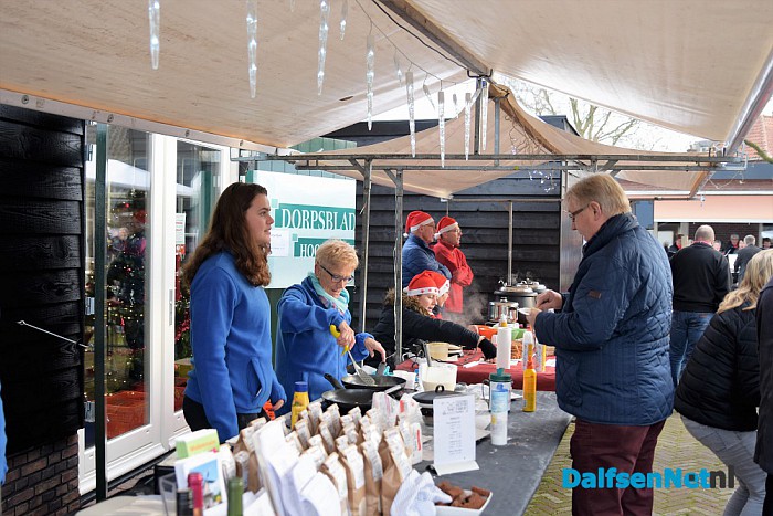 Kerstmarkt goed bezocht op Hoonhorst - Foto: Johan Bokma