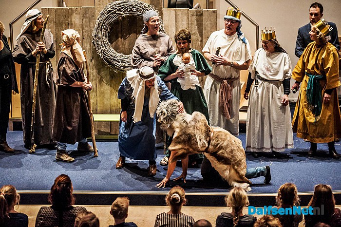 CBS De Spiegel viert Kerstfeest - Foto: Ingezonden foto