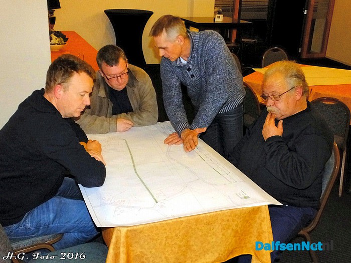 Inloop avond herinrichting Leusener es. - Foto: H.G. Foto