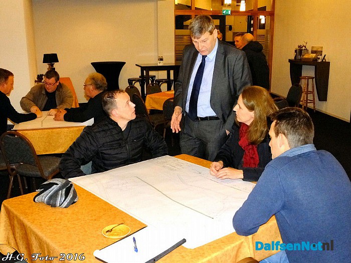 Inloop avond herinrichting Leusener es. - Foto: H.G. Foto
