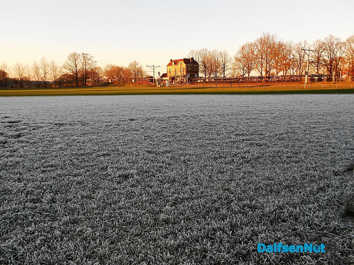 Het vroor dat het kraakt in de schaduw