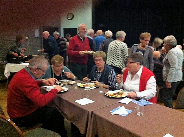 Succesvol Kerstdiner voor senioren - Foto: Eigen geleverde foto
