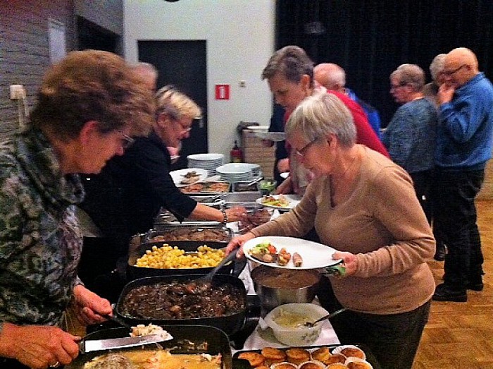 Succesvol Kerstdiner voor senioren - Foto: Eigen geleverde foto