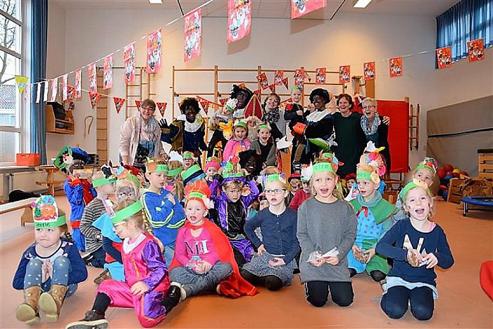 Pieten met zwembandjes - Foto: Eigen geleverde foto