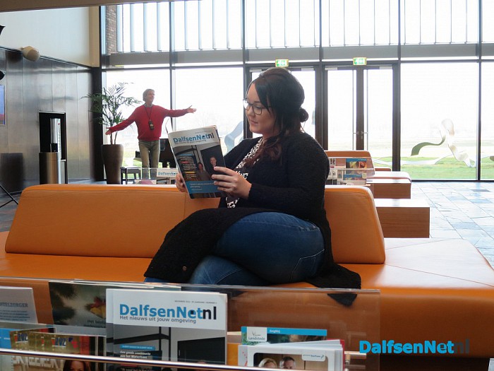 Dalfsennetmagazine wordt echt aandachtig gelezen - Foto: Wim