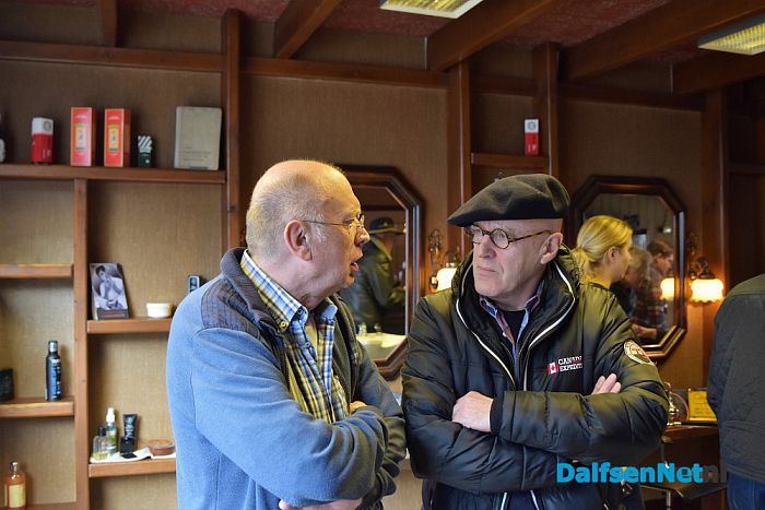 Kapper Steven de keizer van Dalfsen met pensioen - Foto: Johan Bokma