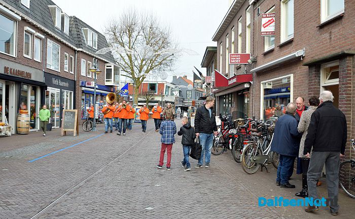 Kapper Steven de keizer van Dalfsen met pensioen - Foto: Johan Bokma