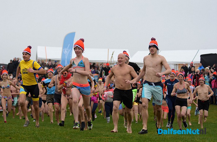 Frisse nieuwjaarsduik 2017 - Foto: Johan Bokma