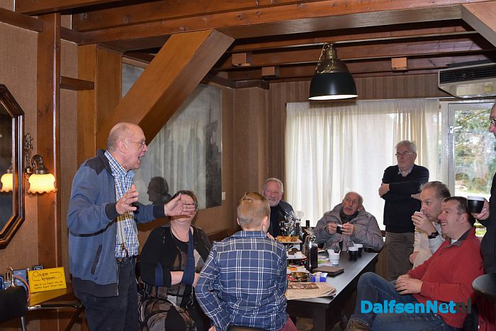 Kapper Steven de keizer van Dalfsen met pensioen - Foto: Johan Bokma