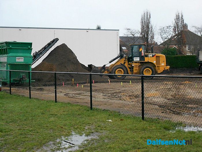 Vorst uit de grond, de schop er weer in