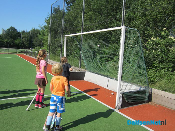 Schoolhockey op de basisscholen in Dalfsen - Foto: Ingezonden foto