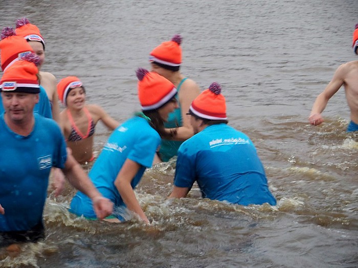Nieuwjaarsduik in Nieuwleusen: bijna € 3.000,– - Foto: Eigen geleverde foto
