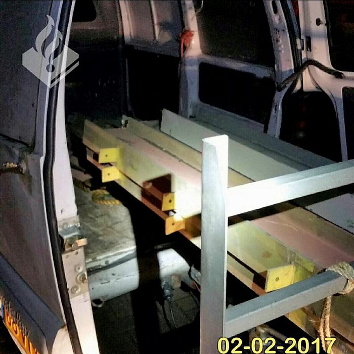 Politie: Creatief omgaan met ondeelbare lading - Foto: Politie