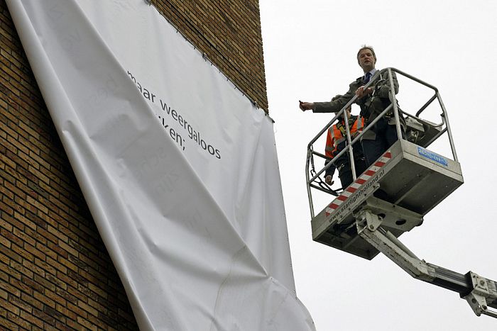 Gedicht aan de toren van het gemeentehuis - Foto: Gemeente Dalfsen