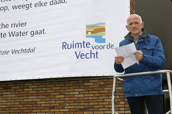 Gedicht aan de toren van het gemeentehuis - Foto: Gemeente Dalfsen