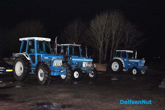 50 Ford trekkers voor jarige Jan Lindeboom. - Foto: Johan Bokma