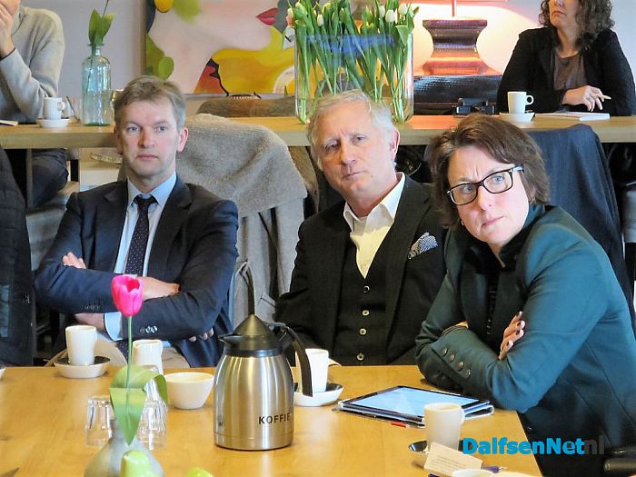 Pieter Omtzigt was in Hoonhorst over de laagvliegroute - Foto: Wim