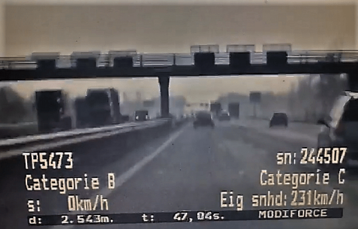 De top was 232 kilometer per uur - Foto: Politie