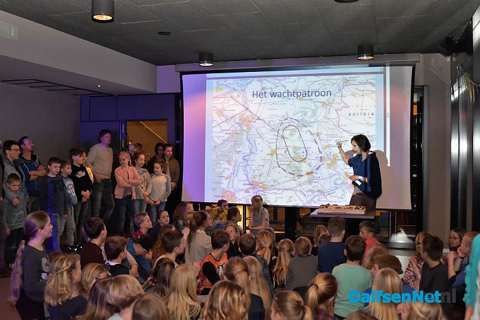 10.000e ondertekening petitie gevierd met jeugd van Dalfsen - Foto: Johan Bokma