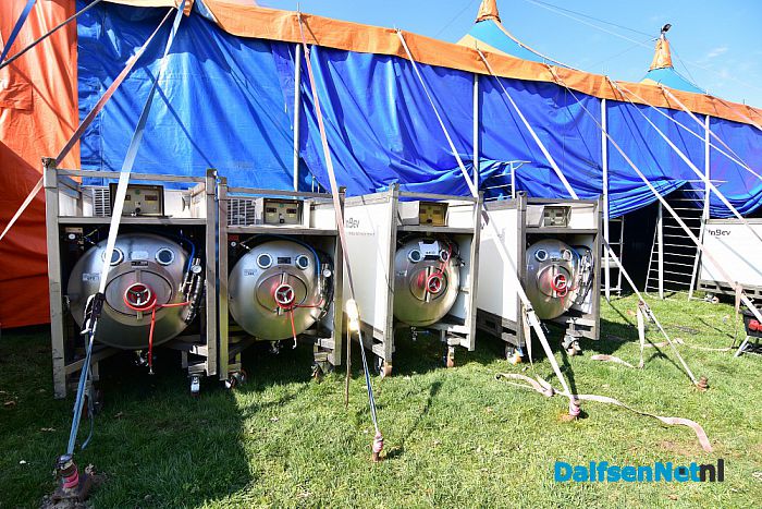 De tent staat voor het Mega Piraten Festijn Lemelerveld - Foto: Johan Bokma