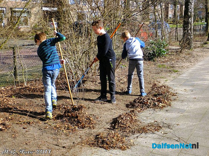 NL Doet ook in Oudleusen.(+ Video) - Foto: H.G. Foto