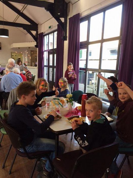 Gezellige middag opbrengst ten goede goed doel - Foto: Eigen geleverde foto