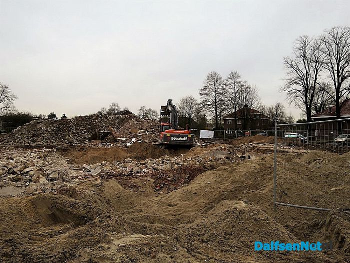 Alles plat, alleen nog een gat - Foto: Wim