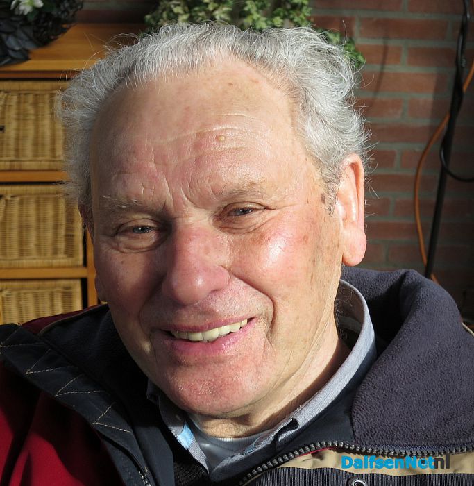 Wandelmannen met en zonder pet - Foto: Wim