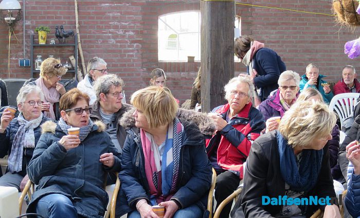Wandeling Sr. Lucille Memorial Hoonhorst groot succes - Foto: Wim