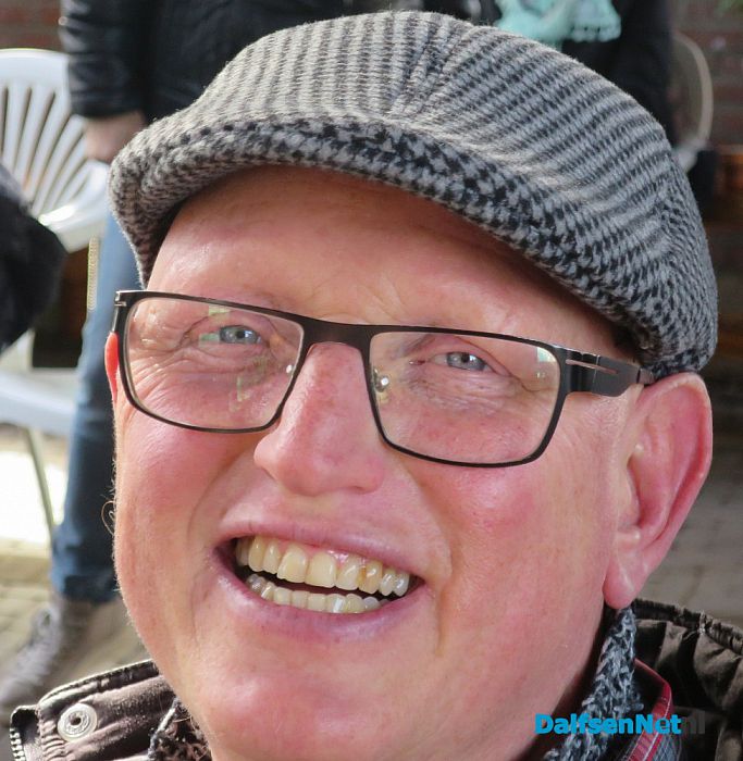 Wandelmannen met en zonder pet - Foto: Wim