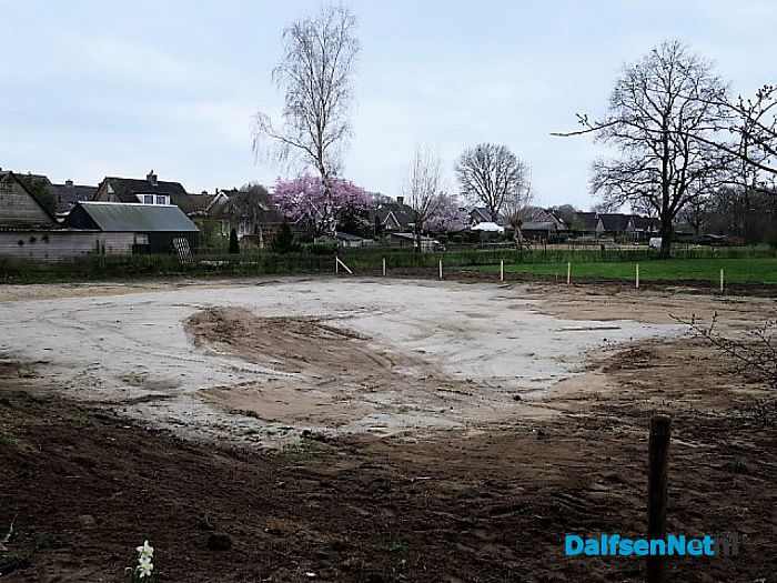 De laatste afwerking aan de Zwarteweg - Foto: Wim