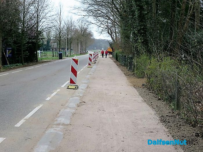De laatste afwerking aan de Zwarteweg - Foto: Wim