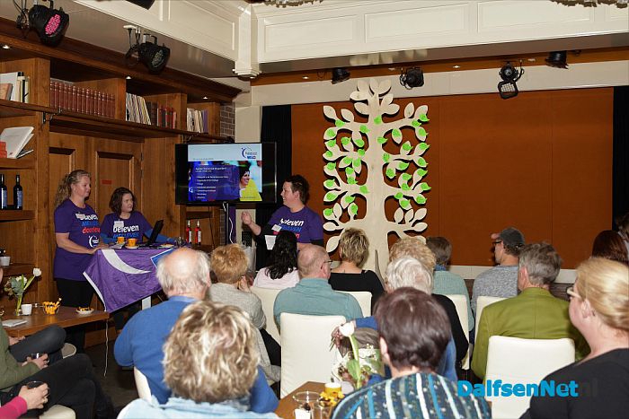 Uitreiking cheque tijdens eerste Teamavond SamenLoop voor Hoop - Foto: Johan Bokma