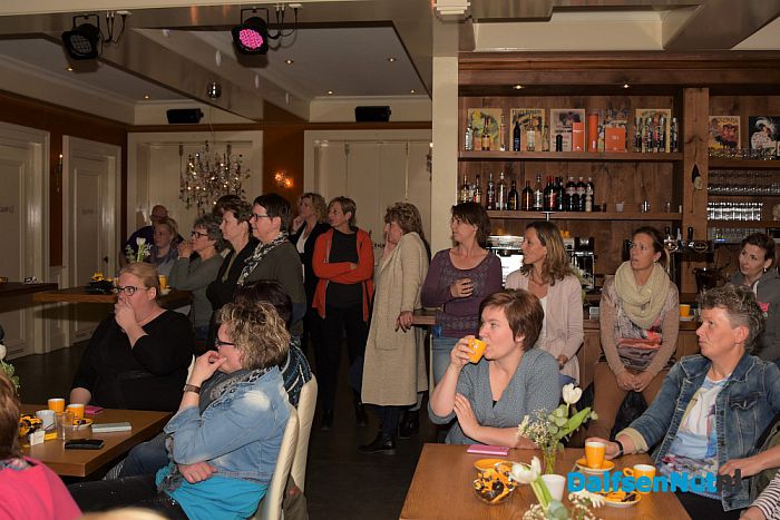 Uitreiking cheque tijdens eerste Teamavond SamenLoop voor Hoop - Foto: Johan Bokma