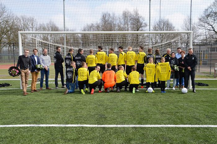 Nieuwe tenue’s voor het 1e van VV Vilsteren - Foto: Eigen geleverde foto