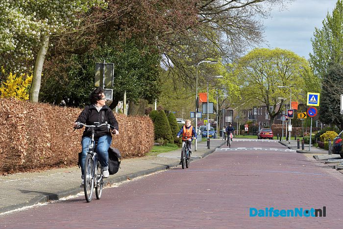 De schoolverkeersexamens zijn vanmorgen gestart in Dalfsen - Foto: Johan Bokma