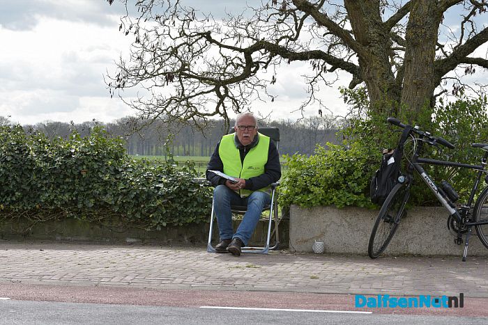 De schoolverkeersexamens zijn vanmorgen gestart in Dalfsen - Foto: Johan Bokma