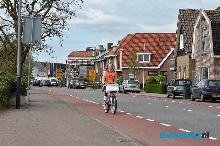 De schoolverkeersexamens zijn vanmorgen gestart in Dalfsen - Foto: Johan Bokma