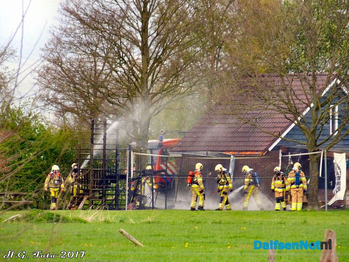 Brand bij vakantieboerderij aan de Slagweg. - Foto: H.G. Foto
