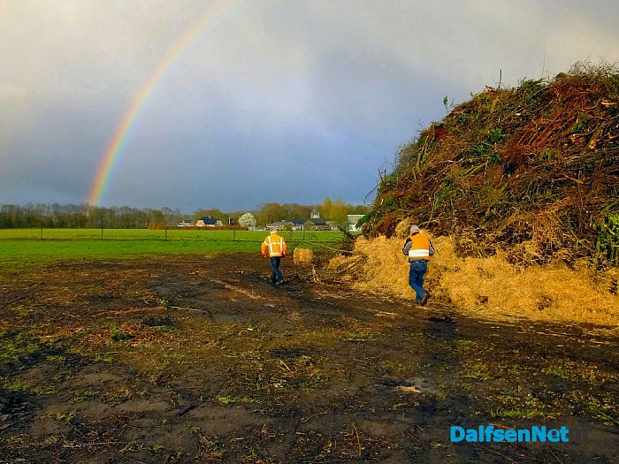 Paasvuur Oudleusen ook in de brand. - Foto: H.G. Foto
