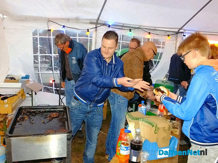 Paasvuur Oudleusen ook in de brand. - Foto: H.G. Foto
