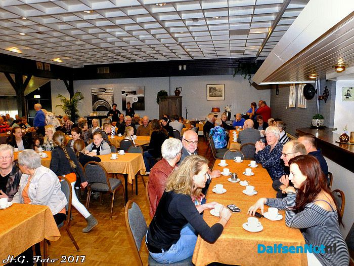Dorpsontbijt & aubade weer druk bezocht. (foto update) - Foto: H.G. Foto