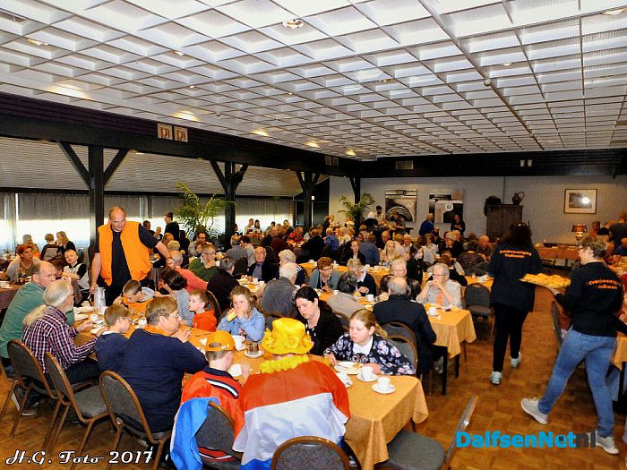 Dorpsontbijt & aubade weer druk bezocht. (foto update) - Foto: H.G. Foto