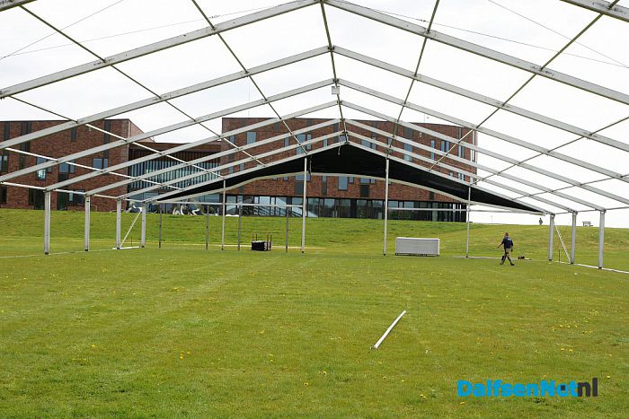 De opbouw van het Oranjefeest Dalfsen begonnen - Foto: Johan Bokma